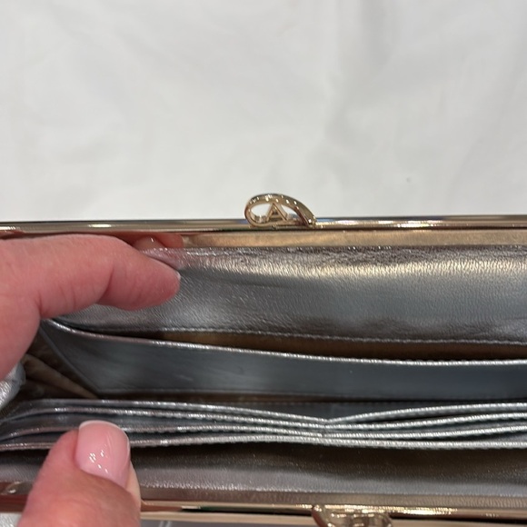 RARE Anya Hindmarch Metallic Silver Leather Bifold Double Kisslock Wallet Clutch - Picture 5 of 10
